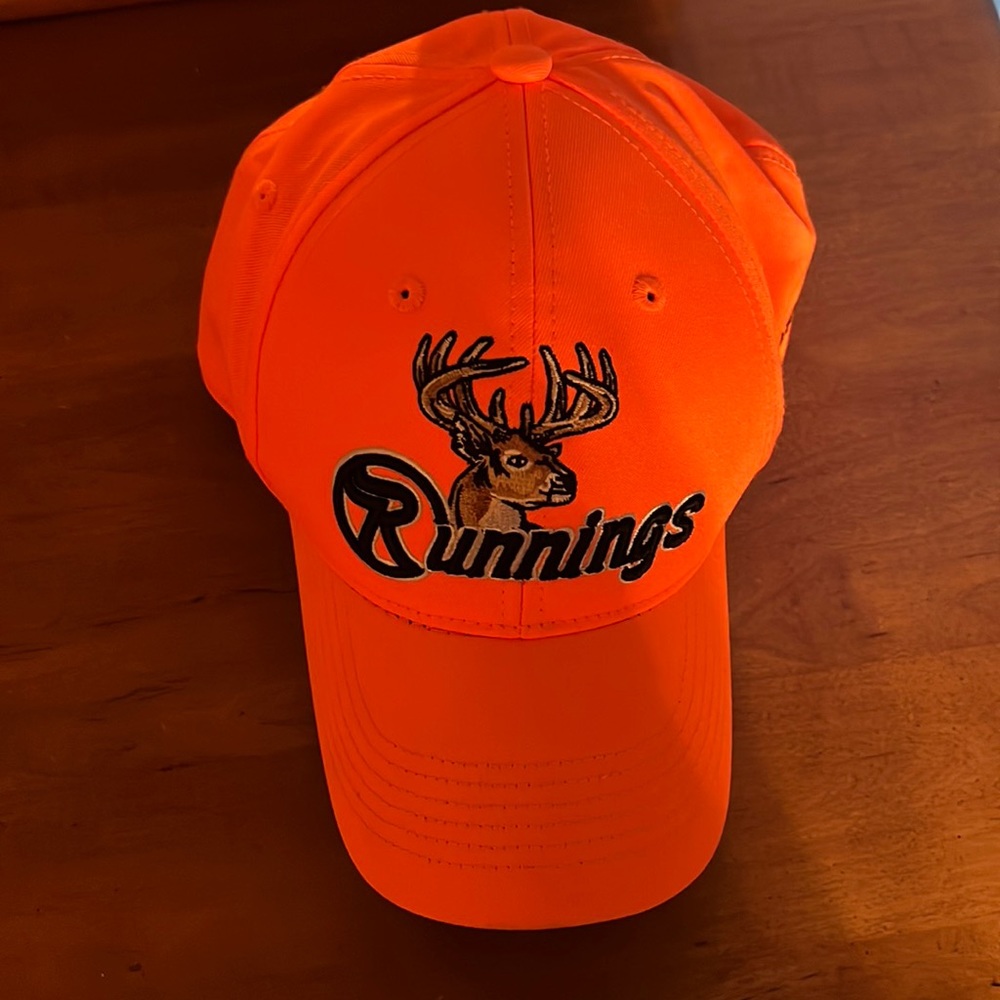 Orange runnings hat with buck
